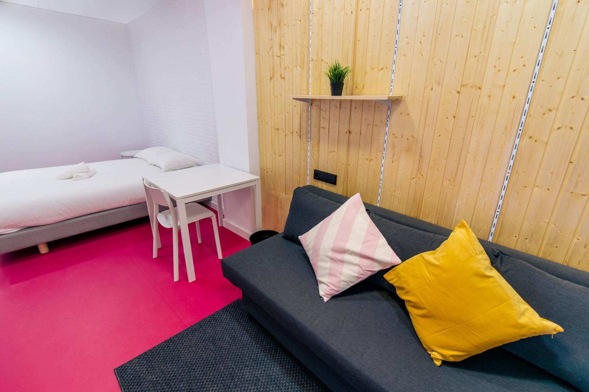 Koala Hostel Mercado Аликанте Экстерьер фото
