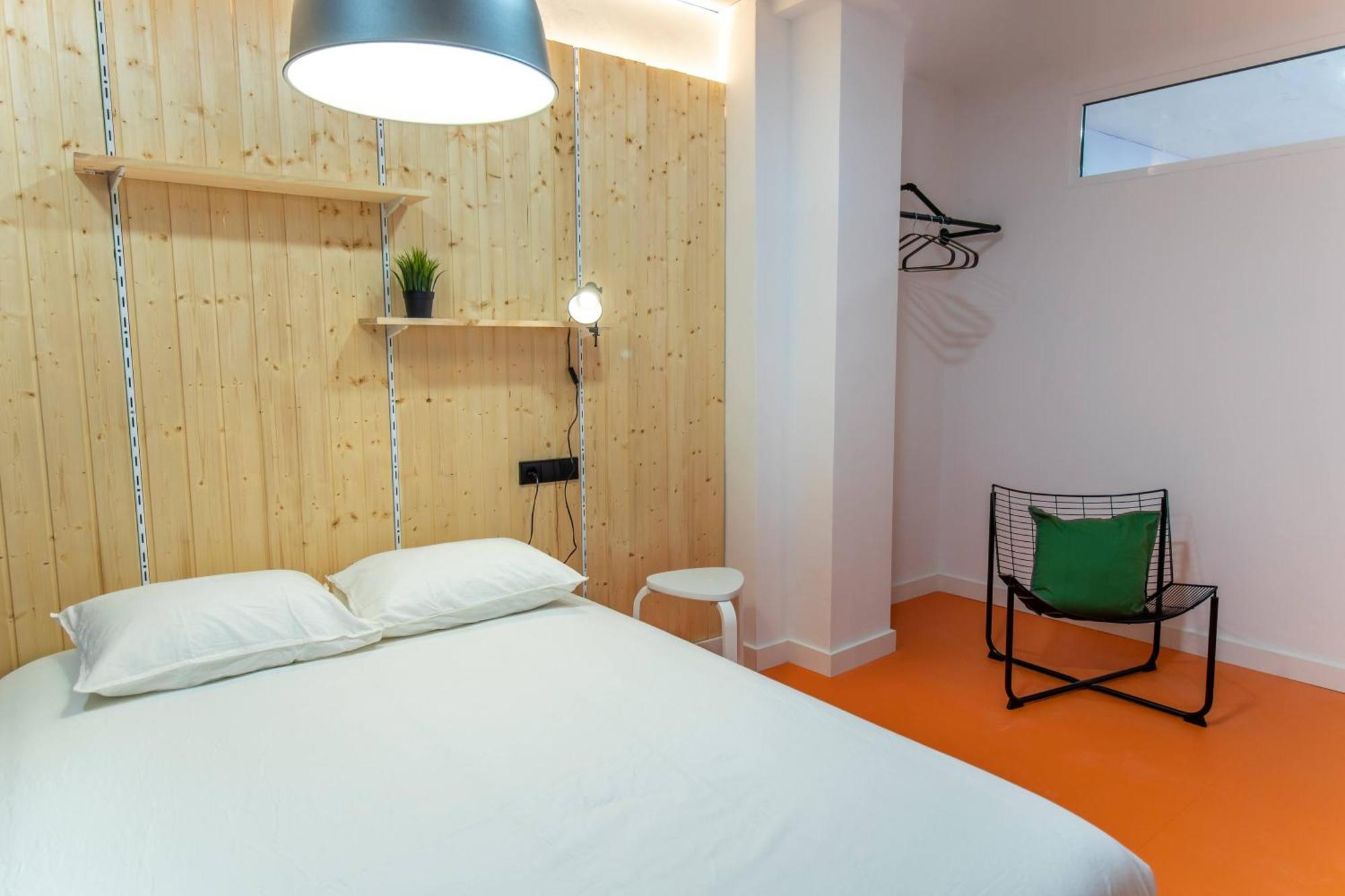 Koala Hostel Mercado Аликанте Экстерьер фото