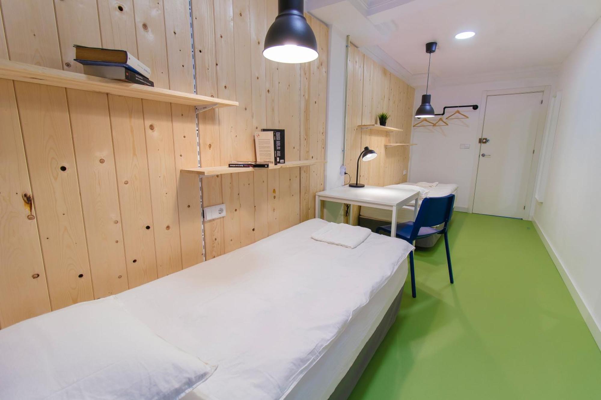 Koala Hostel Mercado Аликанте Экстерьер фото