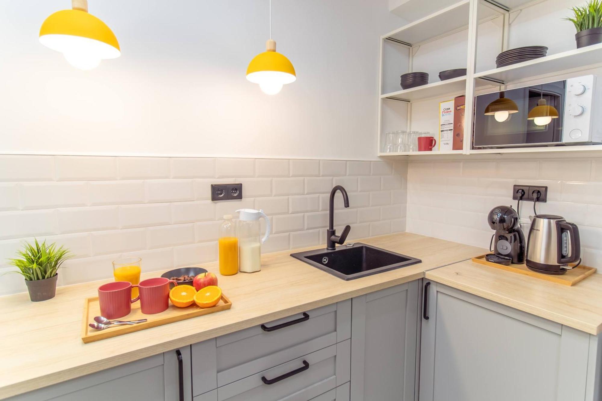 Koala Hostel Mercado Аликанте Экстерьер фото